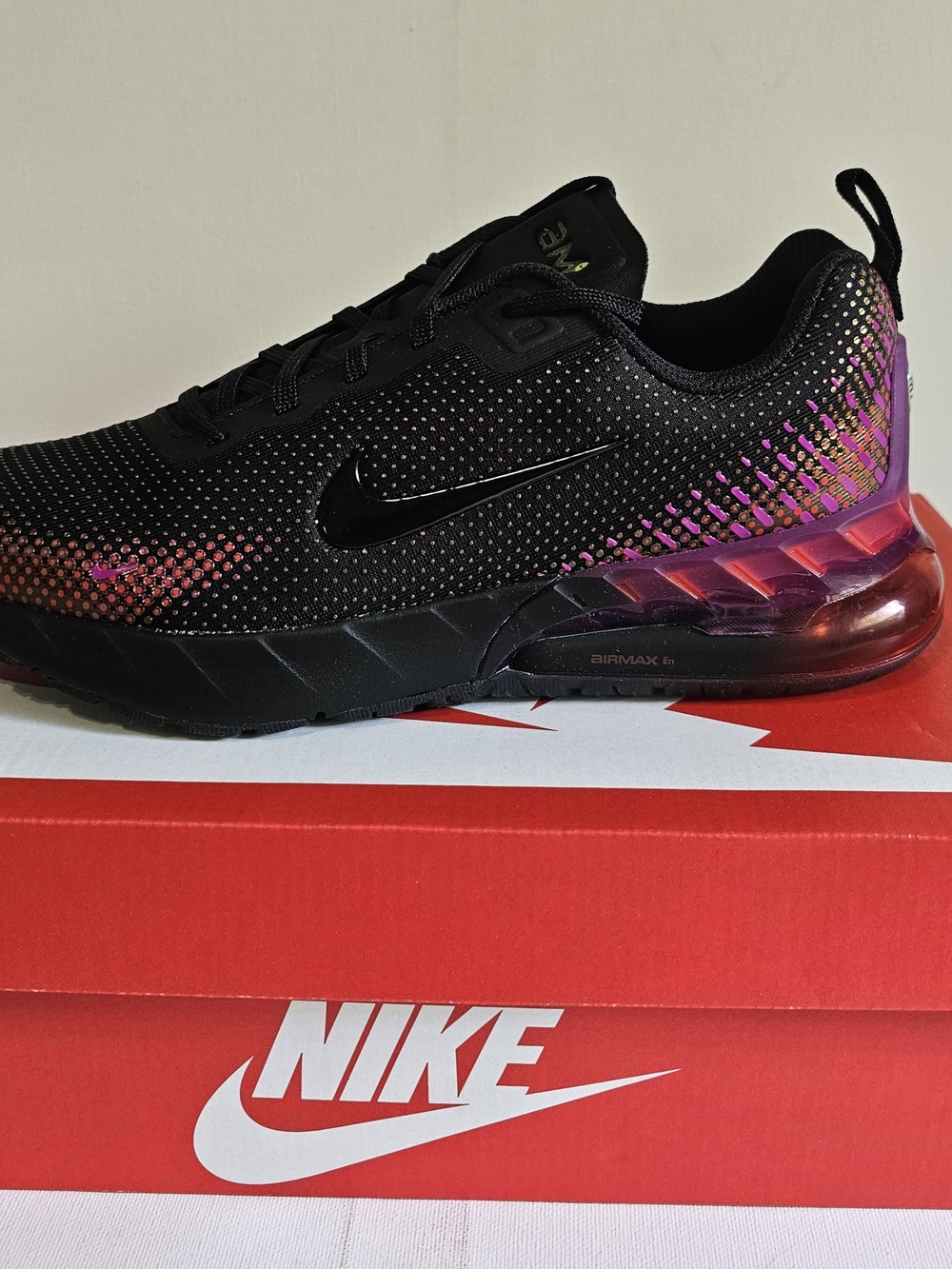 Nike Men's Black/Pink Air Max Running Shoe